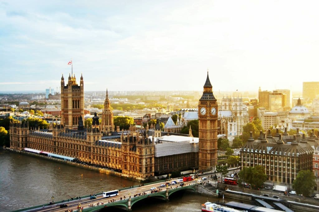 24-hour access to luggage storage at St Pancras